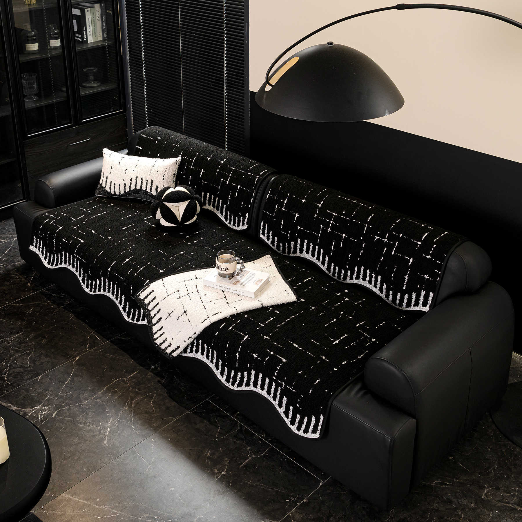 

Autumn And Winter Sofa Cushion Light Luxury Style High-End Sense Living Room Non-Slip Leather Sofa Cover Towel Universal In All Seasons New Model 70*70cm