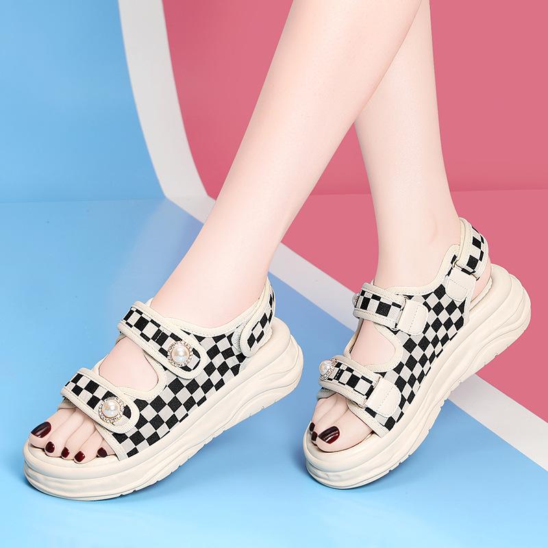 

Sports sandals ins wind year summer new fashion women platform Internet celebrity versatile flat shoes 40