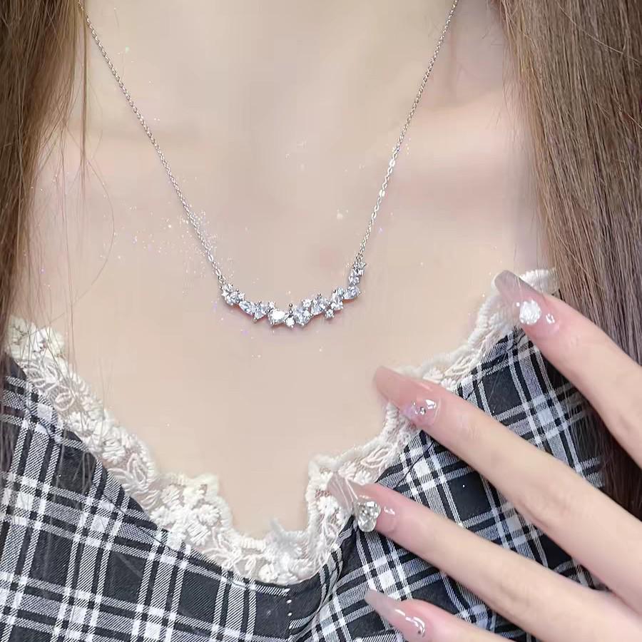 Wisteria Flower Smile Necklace: Elegant Korean-Style Valentine's Day Collarbone Chain for Women.