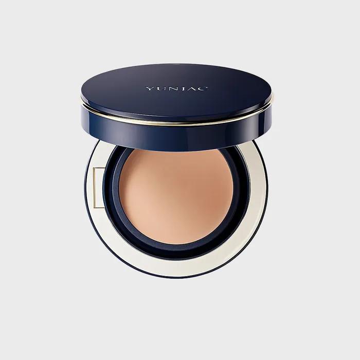 Choose 1 of 3 Smoothing Cover Compact Foundations