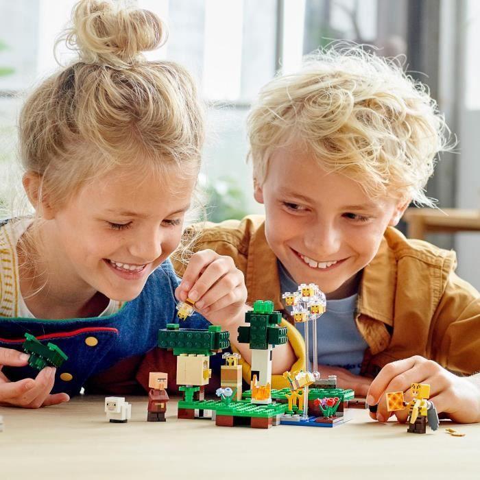 Lego® minecraft 21165 la ruche, jouet avec figurines de mouton, d'abeilles et villageois