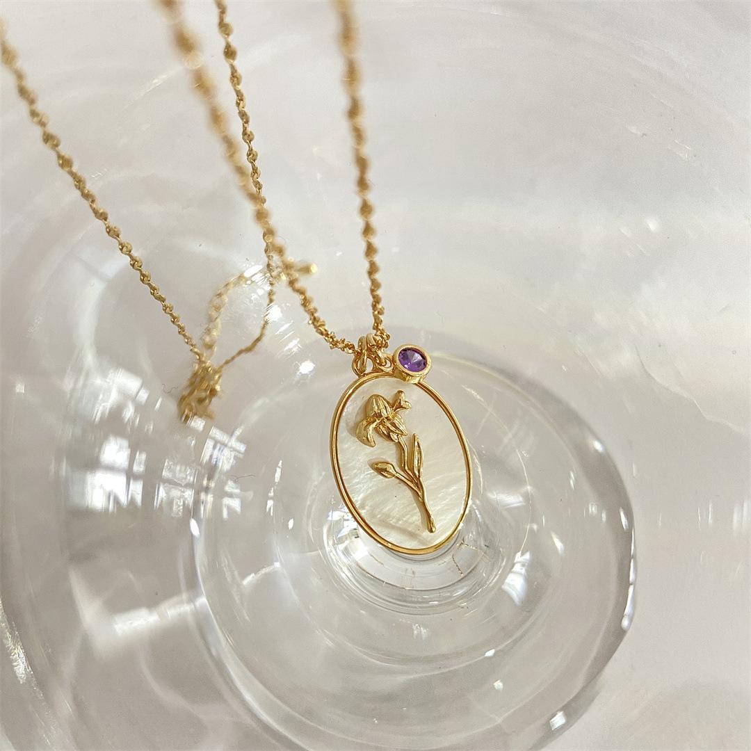 

Vintage December Flower Necklace, Three-Dimensional Flower Oval Pendant December Flower Pendant Collarbone Chain Sweater Chain