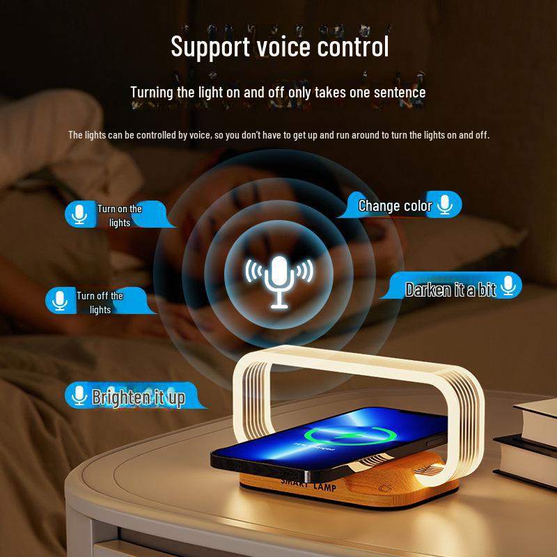 

Ночной светильник с функцией беспроводной быстрой зарядки и часами из цельного дерева для спальни