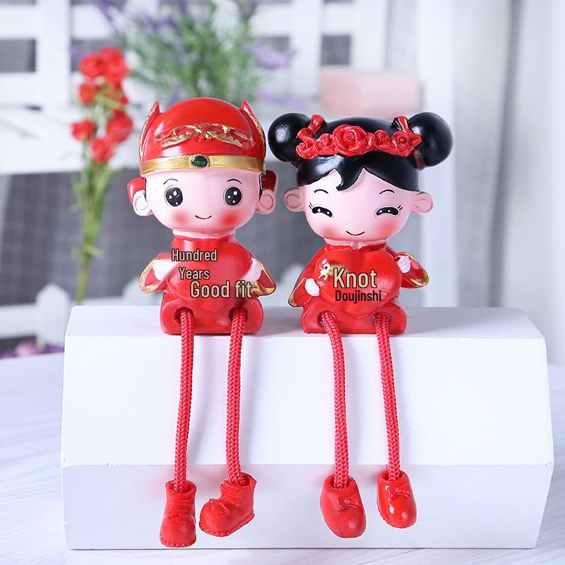 Handmade Chinese Wedding Kissing Dolls Decoration - Festive Resin Ornaments for Home