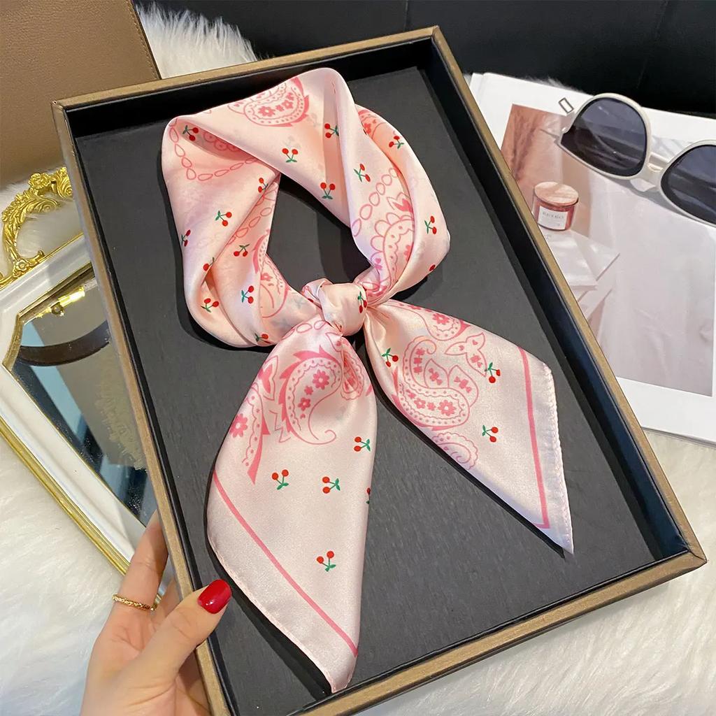 2025 New Fashion 70X70cm Women's Scarf Silk Paisley Print Scarf Square Shawl Decorative Headband Neck Luxury Design Bandana