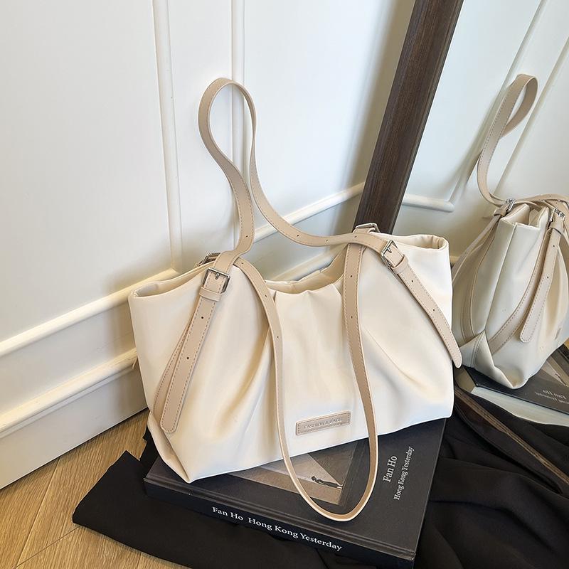 

2025 Four Seasons Fashionable Versatile Tote: Simple, Casual, Niche Shoulder & Underarm Bag 33x13x22 білий