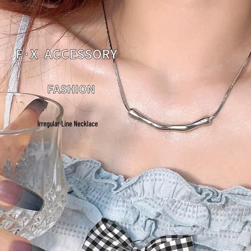 2024 Trendy High-End Geometric Long Necklace for Women - Light Luxury Sweater Chain, Perfect for Autumn/Winter.