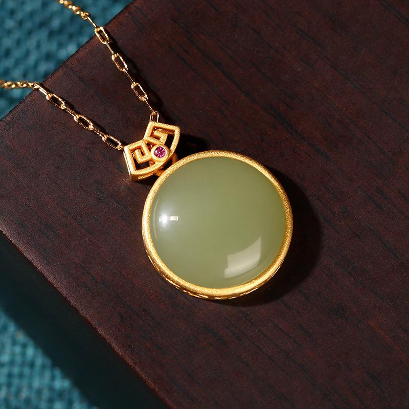 Pozlátený amulet mieru Airyuan náhrdelník zo zeleného nefritu - čínsky štýl qipao hanfu