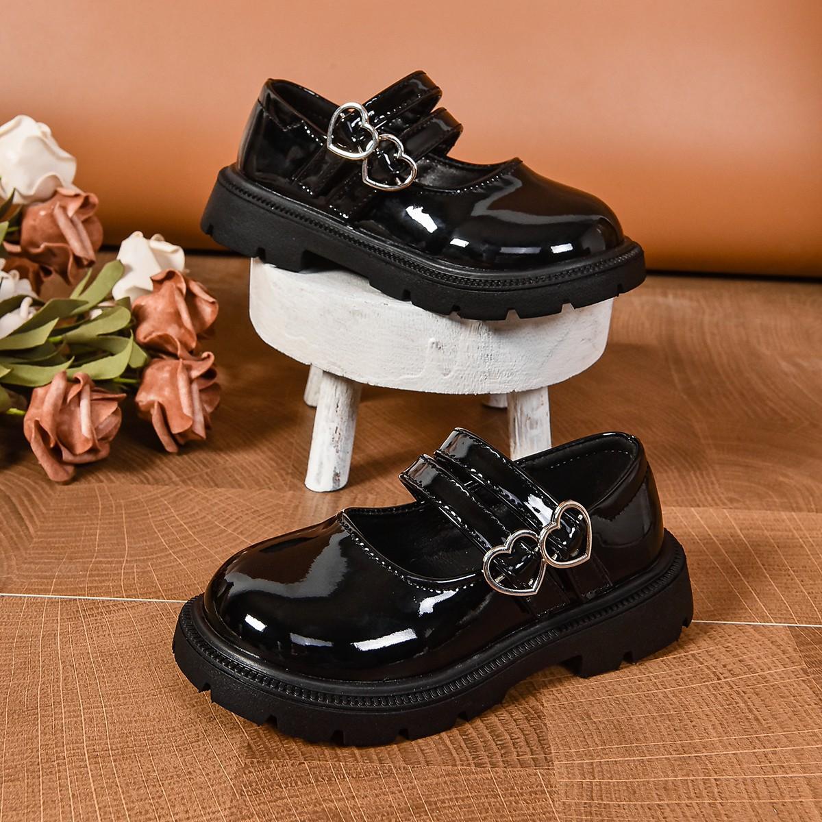 

Girls leather shoes2026Spring and Autumn Fashionable Children s Performance Shoes, Black Dance Shoes, Mary Jane Princess Shoes for Older Children 26-30That one-hand shot5D чёрный
