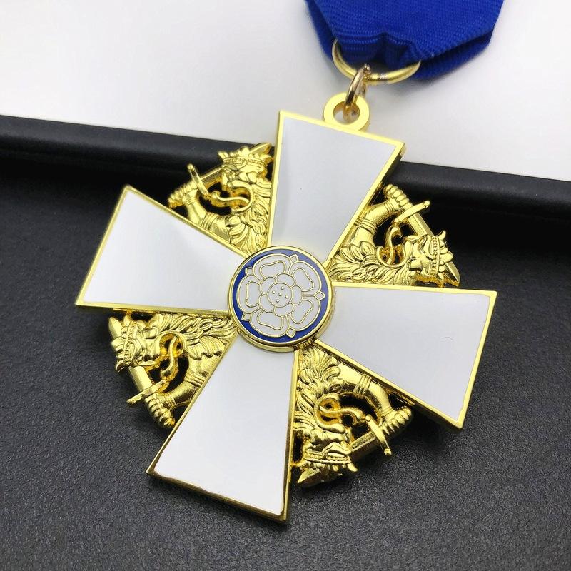 Fiński Medal Białej Róży, Medal Zagraniczny, Metalowy Medal Pamiątkowy, Broszka, Wisiorek, Kolekcjonerski Prezent, Akcesorium, Prezent na Boże Narodzenie, Drobiazgi do Skarpetki