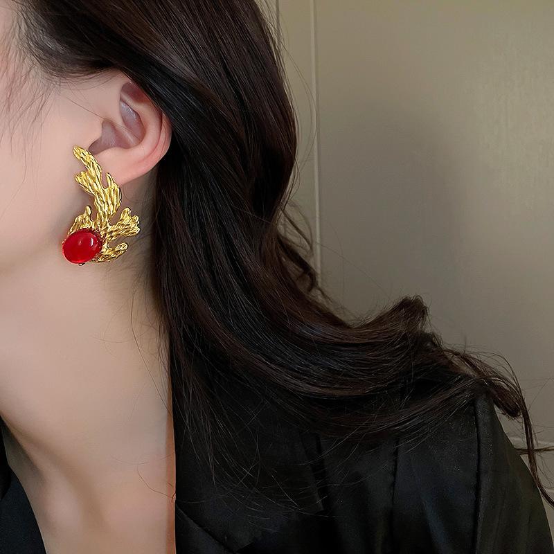 Real Gold-Plated Silver Needle Heart-Shaped Freshwater Pearl Earrings, Vintage Chinese Style