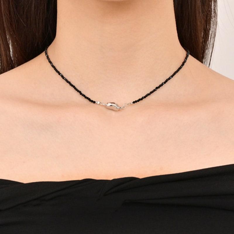 LAYERMOOD 24 Pebble Black Beads Necklace-silver