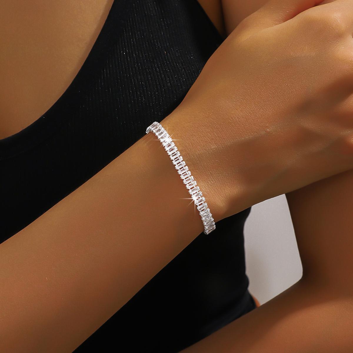 Аксессуары Креативное Премиум Кристалл Цирконий Ожерелье Женственность Ожерелье Браслет Серьги Набор Женщины