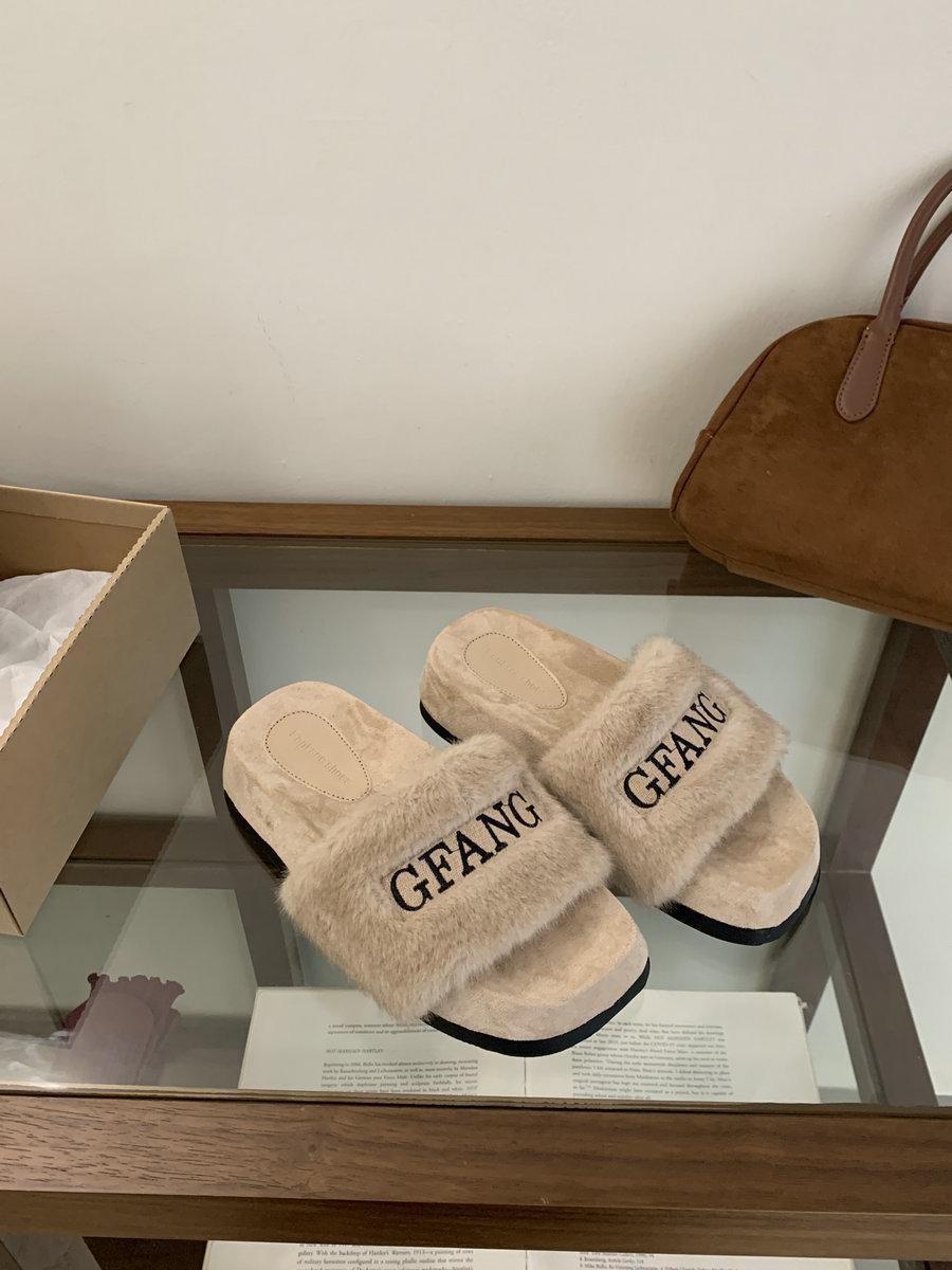 

Internet celebrities thick-soled heightening fluffy slippers women s shoes wear 2025 new autumn and winter fashion muffin plush cotton mop 39 серый