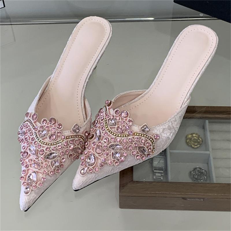 Eilyken Spring Elegant Fashion Silk Crystal Pointed Toe Slippers Women Thin Low Heels Pumps Concise Mules Party Slide Shoes 35 розовый 3590₽