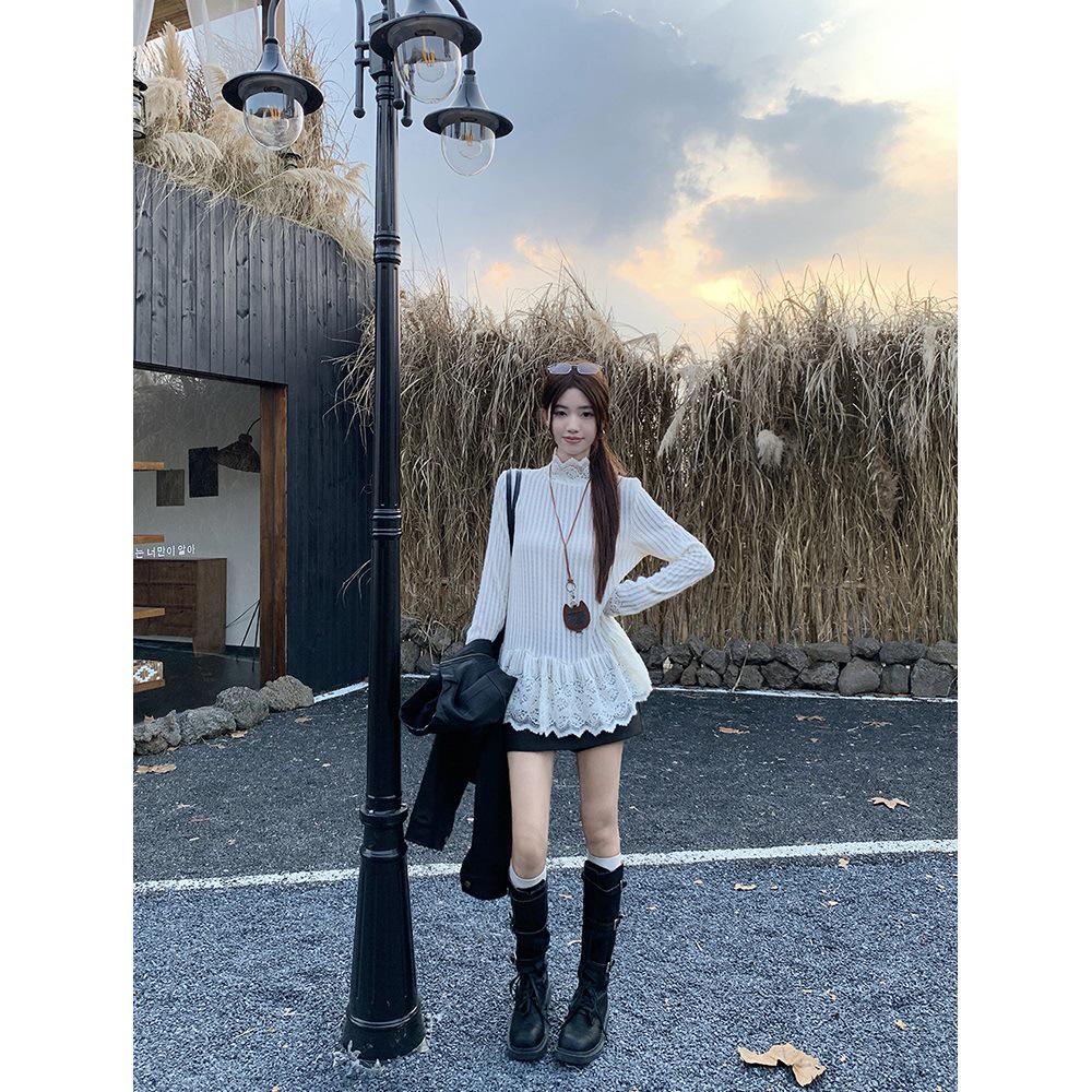 Women's Retro Lace Trim Embroidered Long Sleeve Loose T-Shirt - Autumn 2025 Collection.