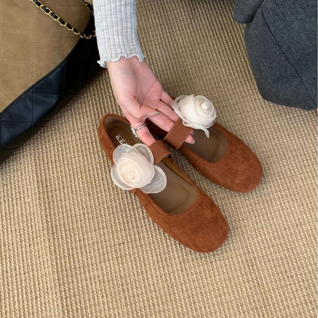 2025 autumn and winter new round head inner slope heel cross belt ballet flower shallow mouth commuter work women's single shoes