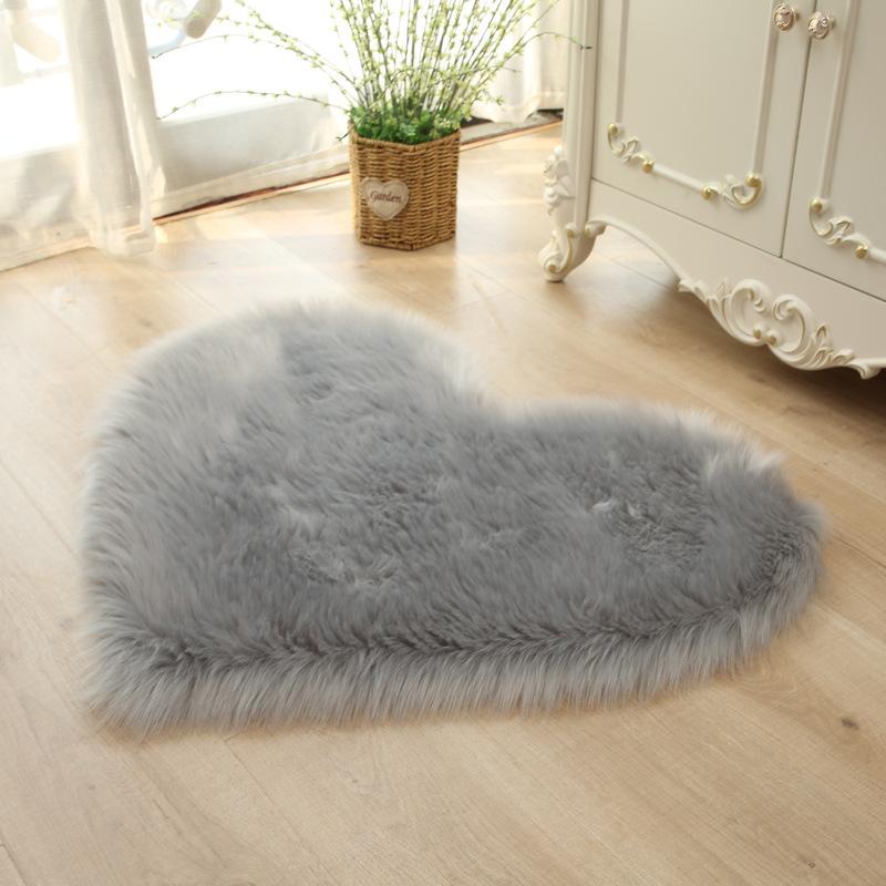 Heart Shaped Plush Rug 40x50cm Super Soft Fluffy Shaggy Carpet for Bedroom Living Room Non-Slip Floor Mat Decor Valentine Gifts