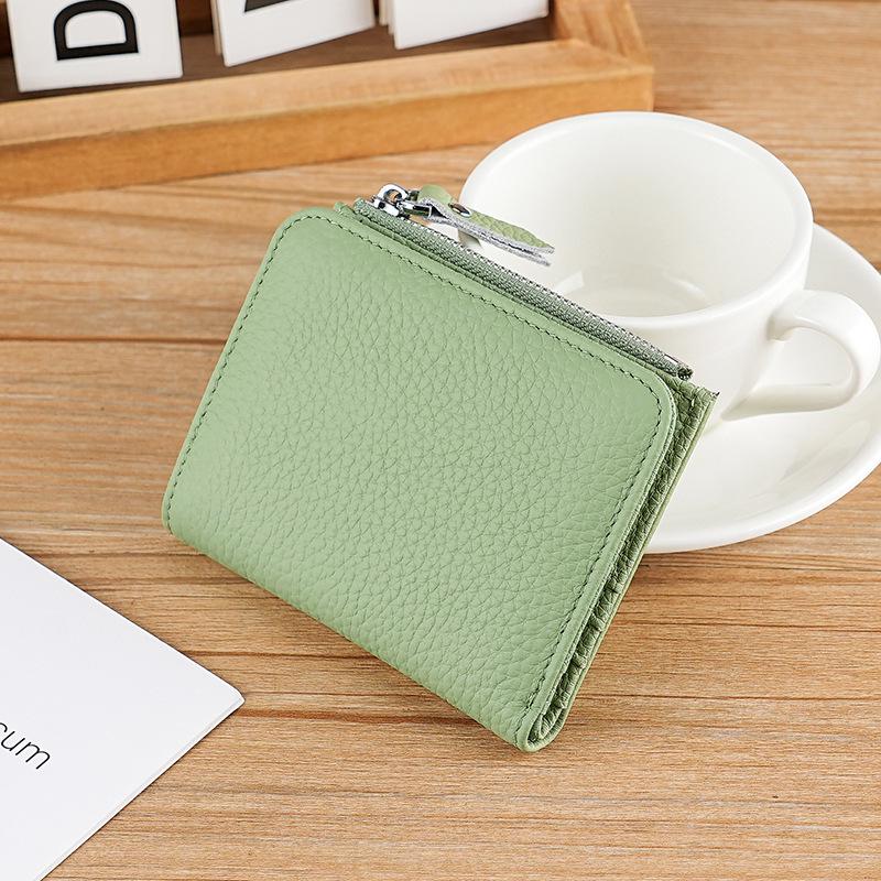 

Жіночий міні-гаманець з натуральної шкіри - RFID, на блискавці, гаманець для монет і картхолдер світло-зелений колір