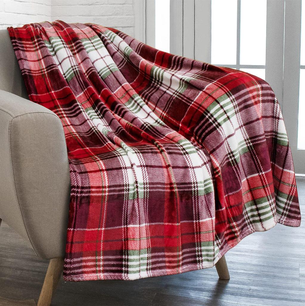 Red Snowflake Christmas Flannel Blanket - Soft and Cozy for Bed, Car, or Sofa, Perfect Holiday Gift.