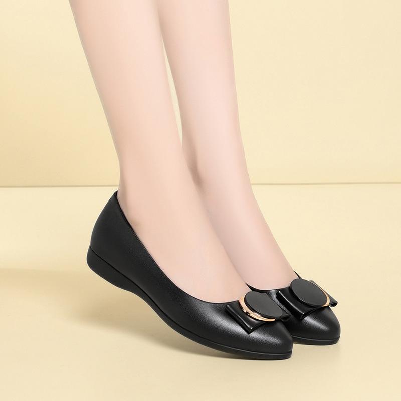 Fashion Middle-Aged And Elderly Mothers' Shoes Comfortable Spring And Summer New Single Shoes Flat Sole Mothers' Soft Sole Black Shoes