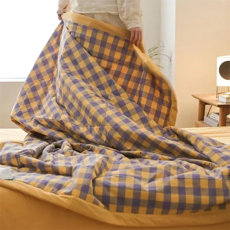 

1PC Summer Cotton Air Condition Quilt Thin Stripe Lightweight Comforter Simple Style Breathable Bed Travel Quilts for Home Hotel 120x150cm Only quil