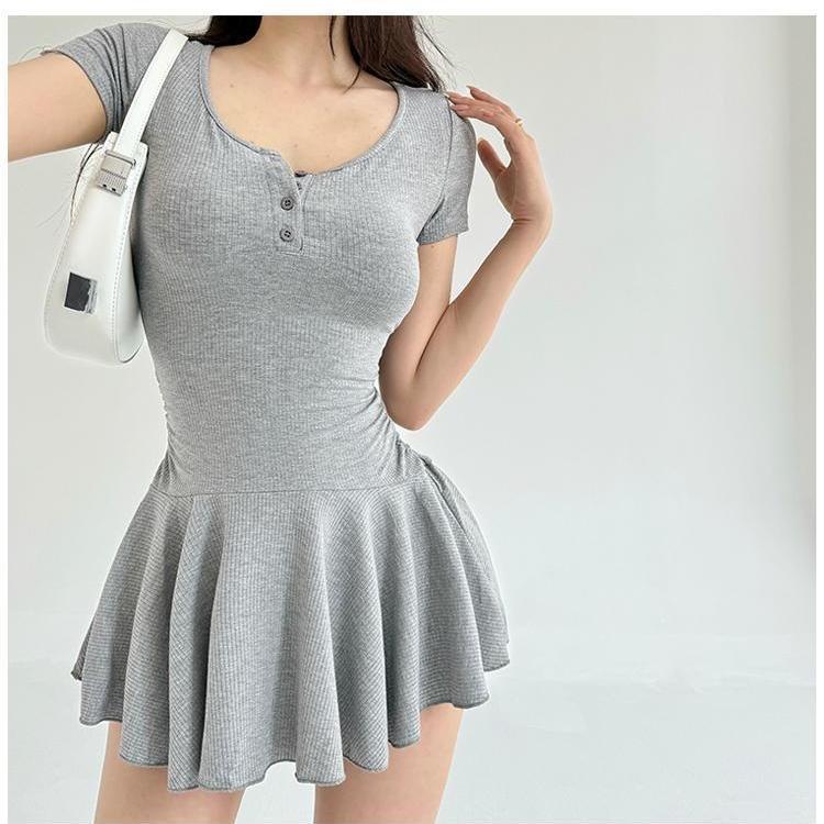 Minimalist Black Knitted Twopiece Set With Short Skirt And Top For Casual Wear