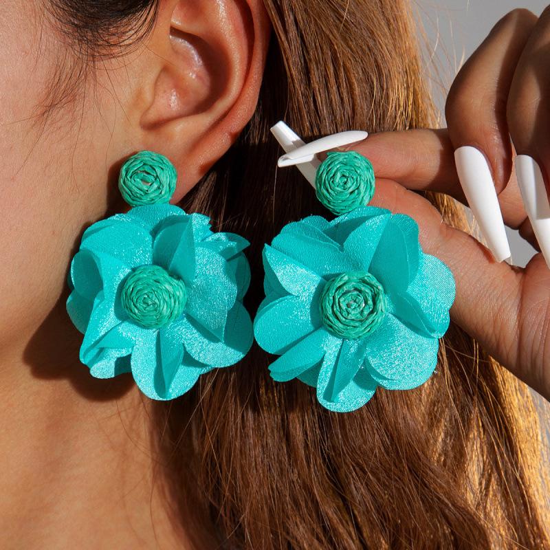 Summer hand-woven raffia stud earrings women's sweet temperament earrings pastoral atmosphere flower earrings