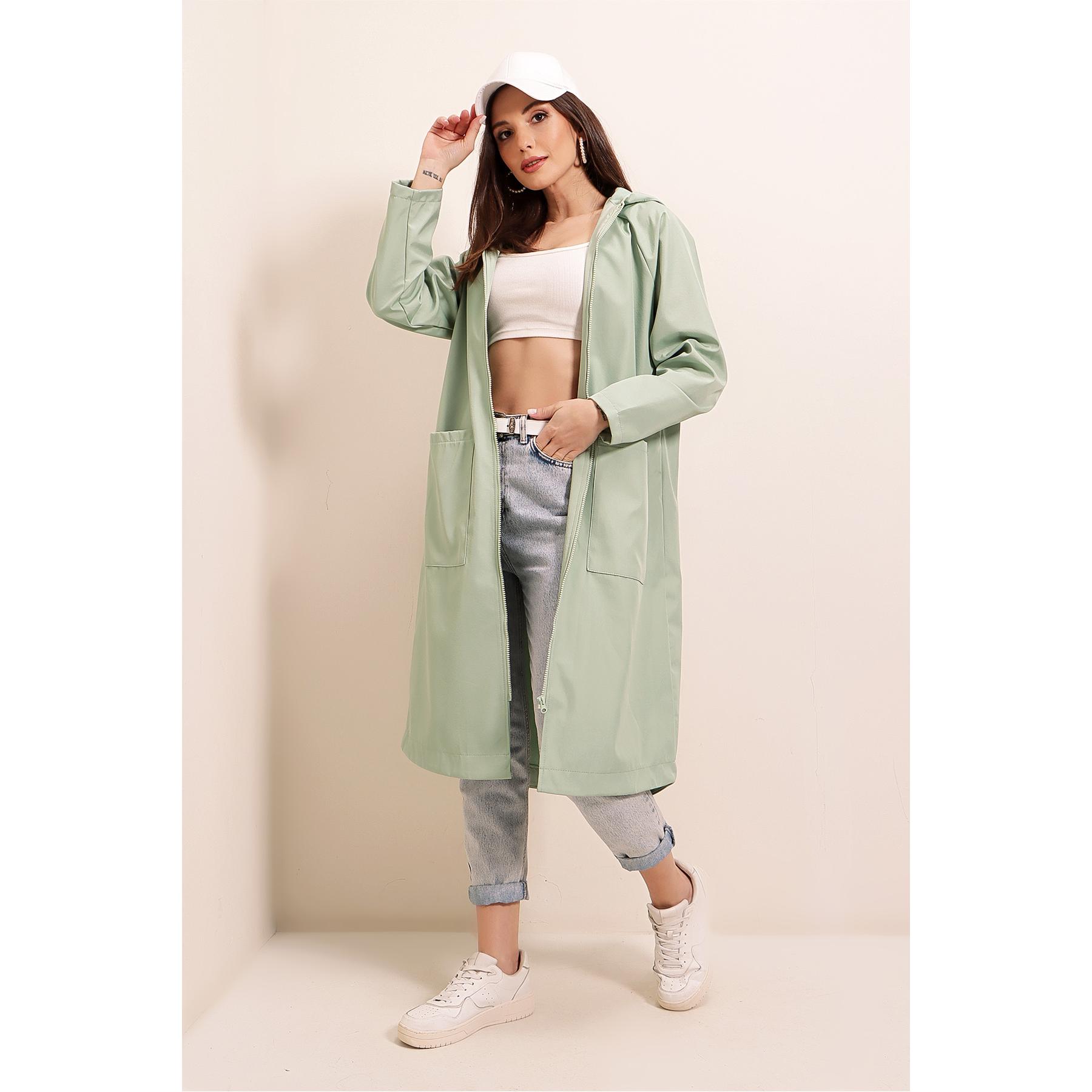 

Тренч с капюшоном и карманом