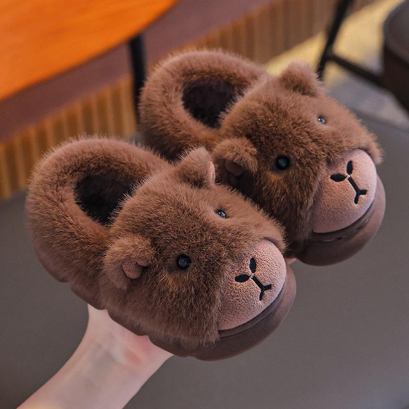 Capybara Kids' Winter Cotton Slippers - Warm Velvet Fur, Medium/Large Sizes, Parent-Child Matching, Suitable for Boys and Girls.
