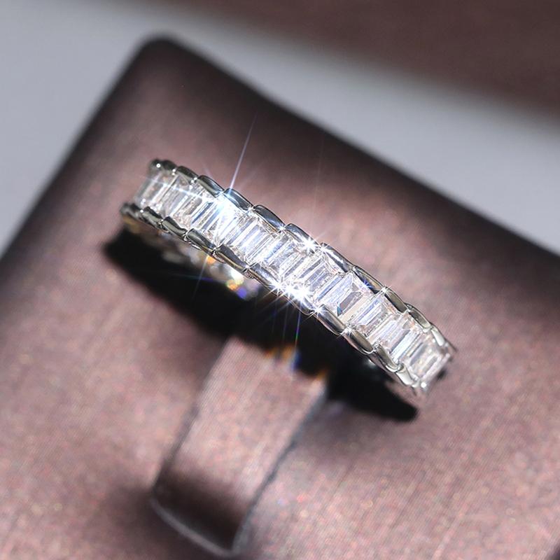 Huitan Trendige Luxus Versprechensringe Damen Ewigkeit Verlobung Hochzeits Schmuck Farbe Schillernder Geometrischer Zirkonia Ring