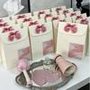 Ambalaj pentru cadouri
– Saci de ambalare și organza