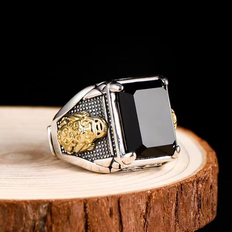 Men's Trendy Retro Gold Pixiu Ring: Domineering Wide Band Index Finger Ring