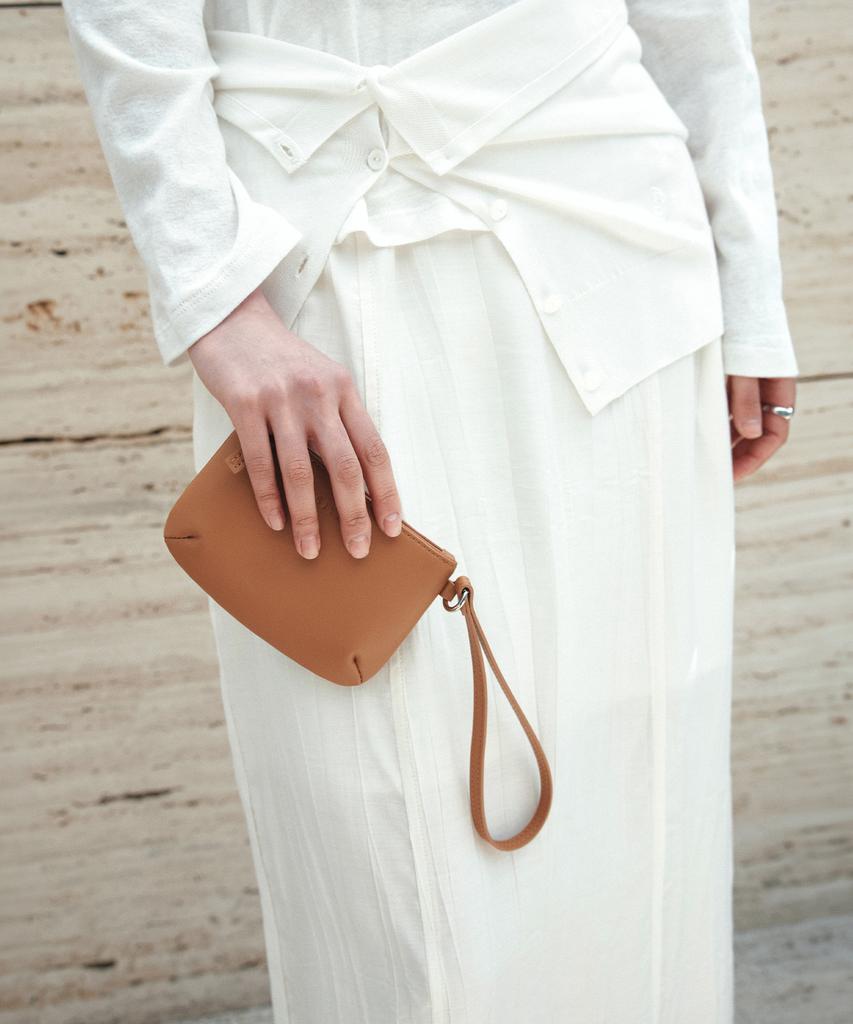 Siyazu Siac3124 Loop Leather Mini Pouch_Camel