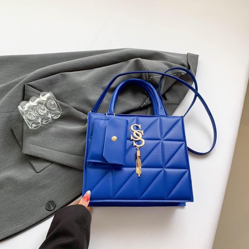 autumn new temperament shoulder handbag niche design casual commuter messenger small square bag