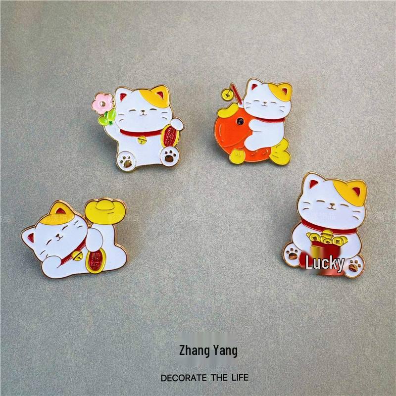 Charming Cartoon Lucky Cat Metal Brooch Pin - Versatile Accessory for Clothing and Bags