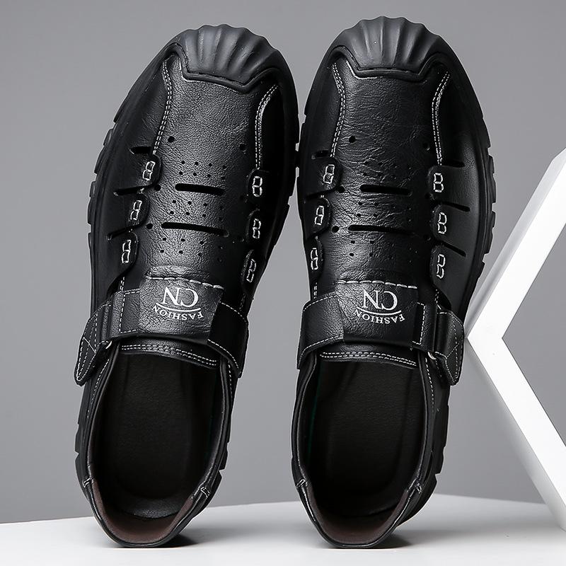 Men's shoes 2025 summer non-slip round head casual hole shoes men's hollow middle-aged leather sandals 2025