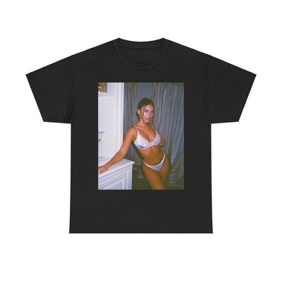 Camiseta de Modelo Leah Halton