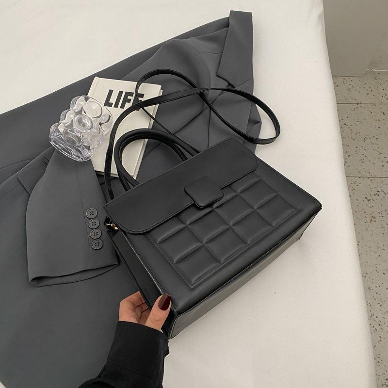 

Fashion handbag bag women s new simple small square bag personalized shoulder bag trendy casual messenger bag чёрный