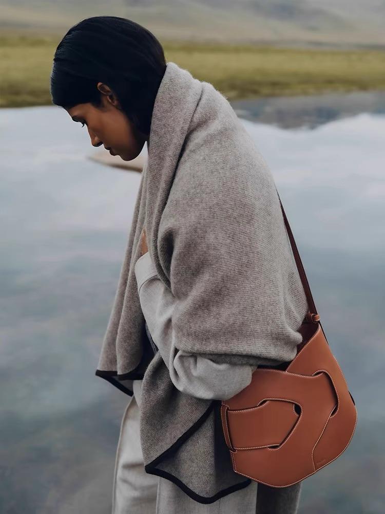 Bo Ling'en Cowhide Knitted Crossbody Shoulder Bag - High-End Women's Underarm Niche Design Handbag