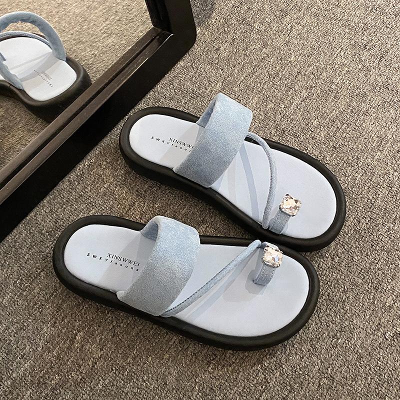 Zehentrenner-Hausschuhe mit Zehensteg für Damen-Oberbekleidung Sommer neue dicksohlige modische vielseitige coole Hausschuhe