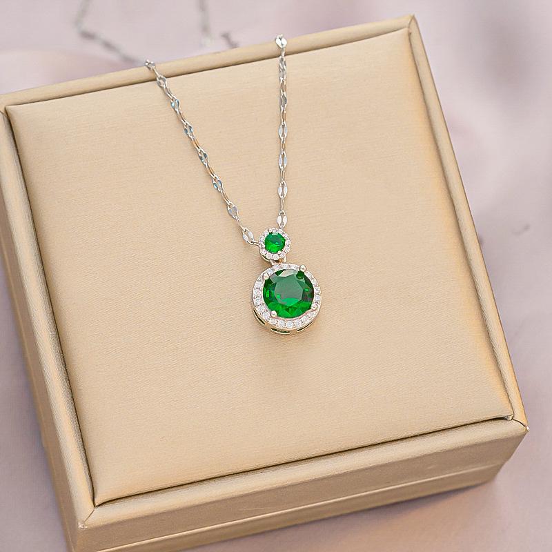 Vintage Zircon Titanium Steel Necklace: Unique and Versatile Fashion Statement for Women.