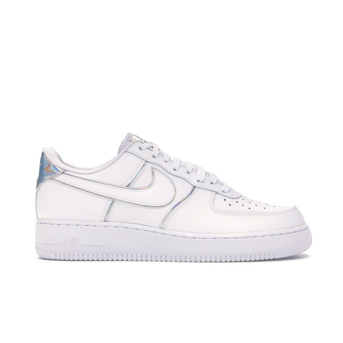 

Кроссовки унисекс Nike Air Force 1 07 LV8 4 Triple White Бело-белые AT6147-100