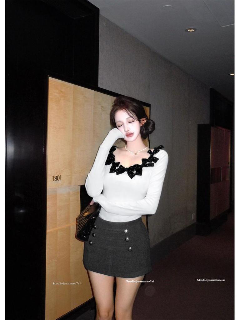 Women's Slim Fit Black U-neck Long-sleeve T-shirt with Bowknot and Waist-cinching Design