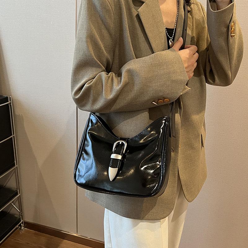 Rote Retro-Umhängetasche für Damen modische PU-Leder vielseitige Umhängetaschen einfache Damen Pendeltaschen neu