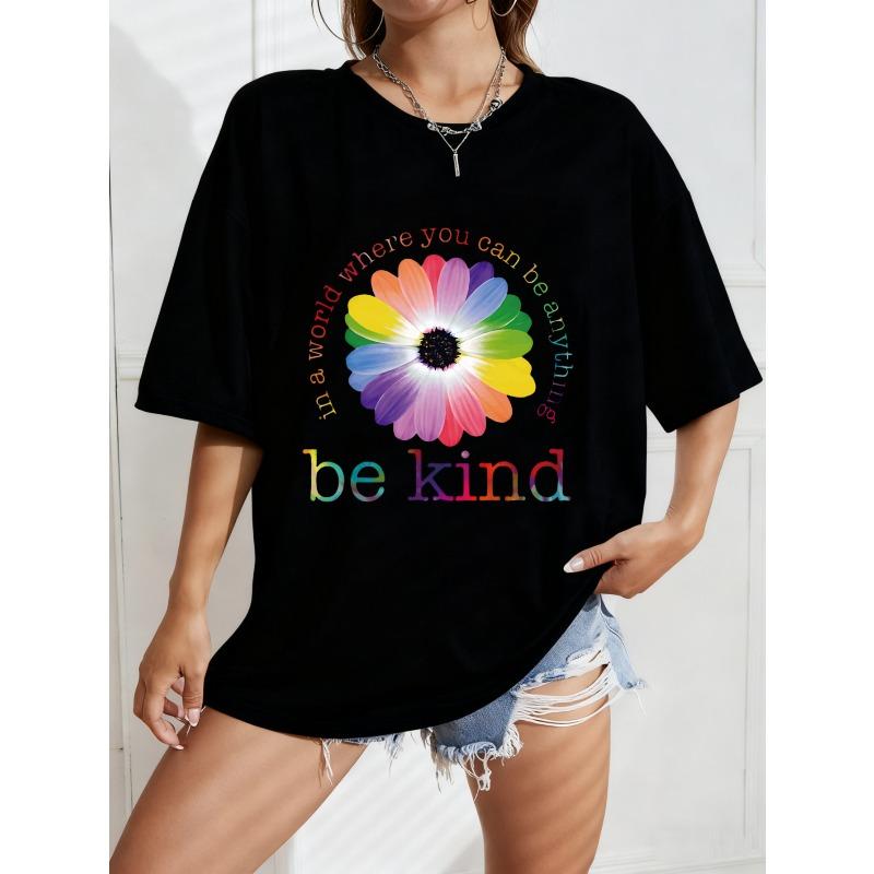 Oversized T-Shirt with Rainbow Gradient Daisy Print – "be Kind" Heartwarming Slogan Artistic Top
