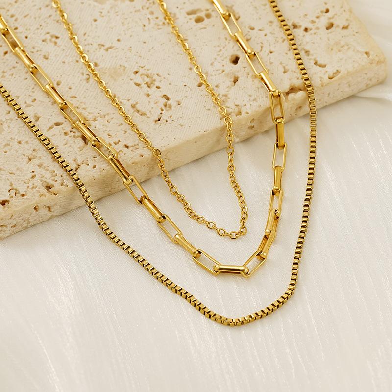 European and American fashion three-layer stainless steel necklace, exuding a sophisticated and elegant vibe, a minimalist clavicle chain accessory