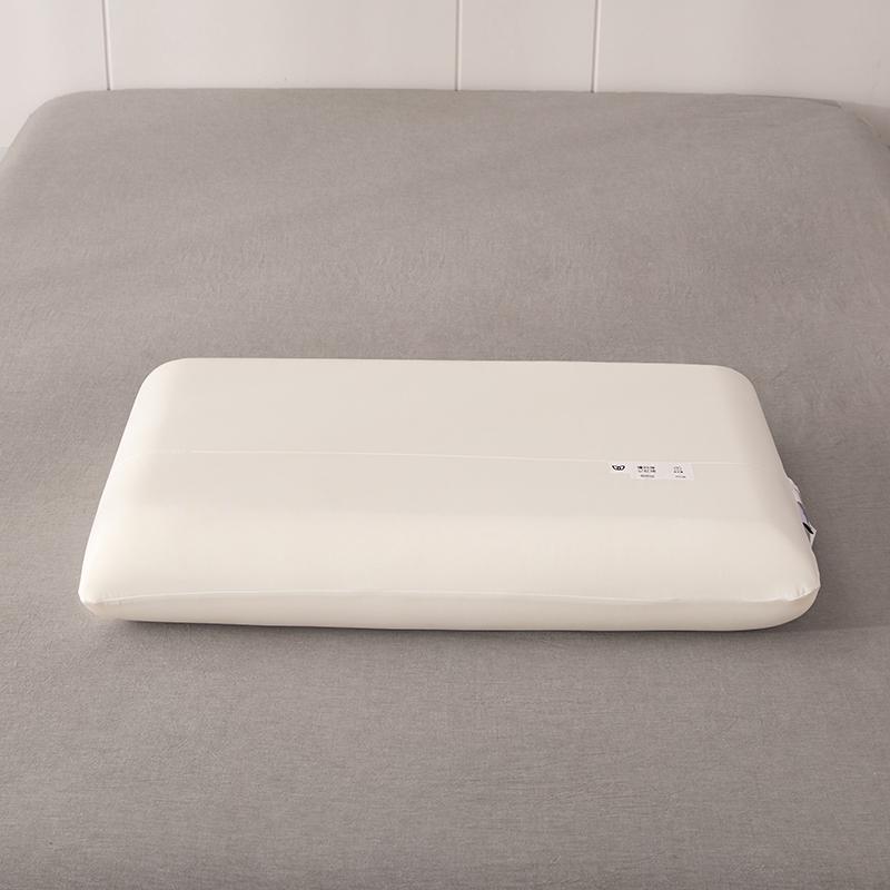 

1 подушка из твердой пены с эффектом памяти, медленно восстанавливающейся, высотой 6 см, 8 см и 10 см. Настоящая медленная поддержка и медленный отскок. Качество отеля 70x40x6cm