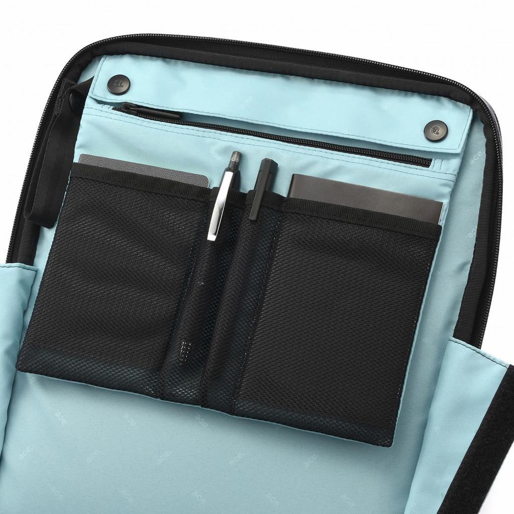 Ace Gene Gadgetable PF Phase Free Ryggsäck, Utbyggbar Kapacitet, Rymmer A4-storlek, 13,3-tums Laptop, Inkluderar Visselpipa och Bröstrem, och Utrustad med