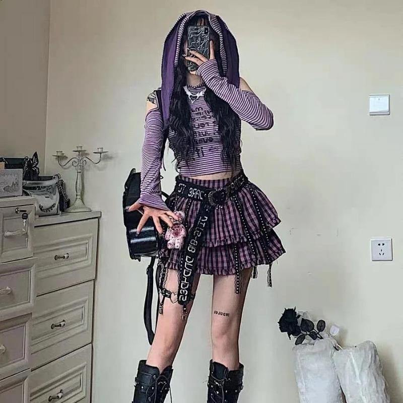 2KWEIRD Y2k Koszulki Crop z Graficznymi Uszami Królika Damskie Harajuku Kawaii Pasiaste Bluzy z Odkrytymi Ramionami Estetyczne Goth Urocze Lolita T-shirty